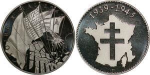 P3683 France Médaille Victoire 8 Mai 1945 France USA Great Britain Russia Proof