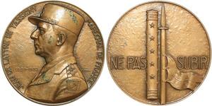 O6474 France Medaille Maréchal Lattre de Tassigny Ne Pas Subir Turin 1974 SUP
